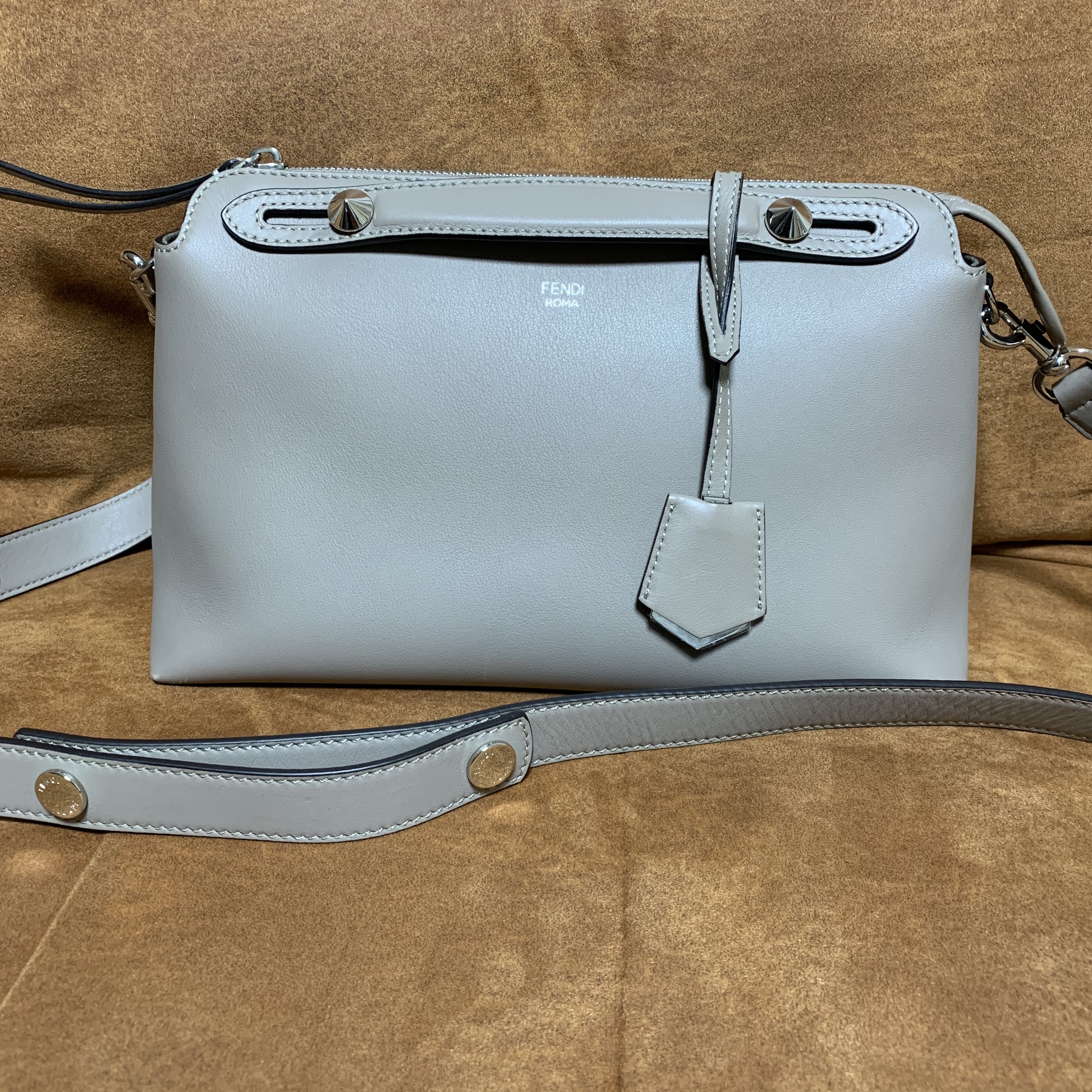 Fendi フェンディ バイザウェイスモール 商品詳細 公式 ラクサス ブランドバッグレンタル シェアリングサービス